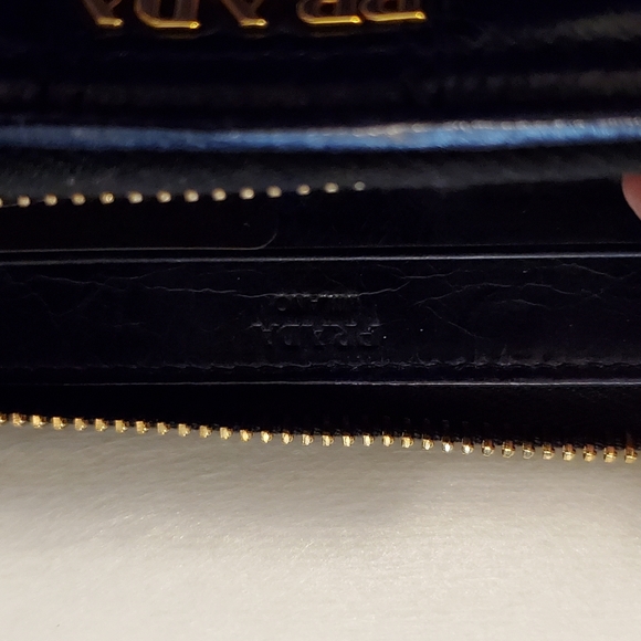 PRADA NEW ZIP AROUND WALLET - Picture 8 of 15